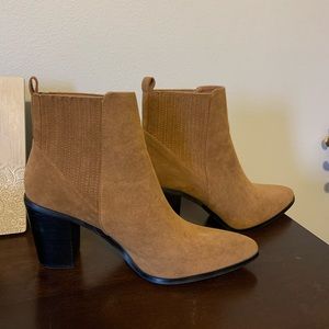 Bohmë brown sued heeled boots